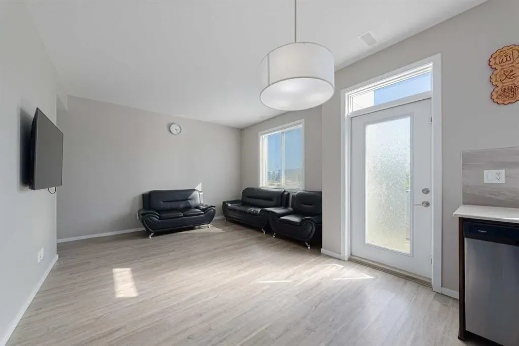 515 Redstone Walk NE, #202