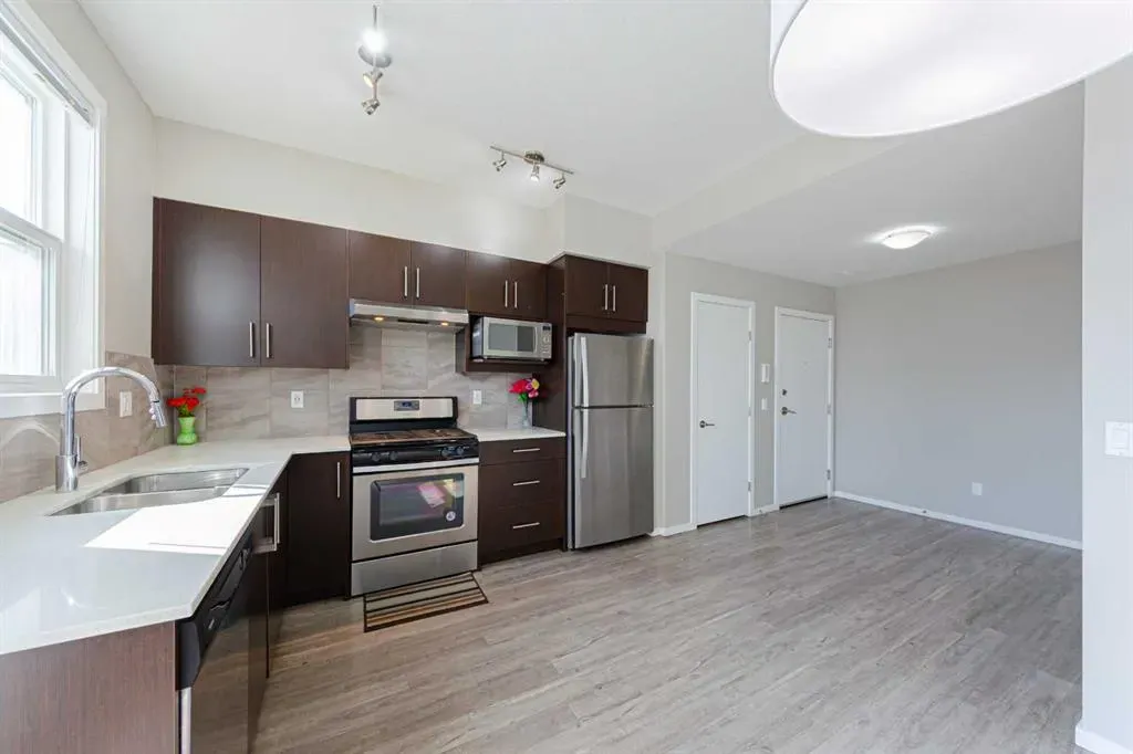 515 Redstone Walk NE, #202