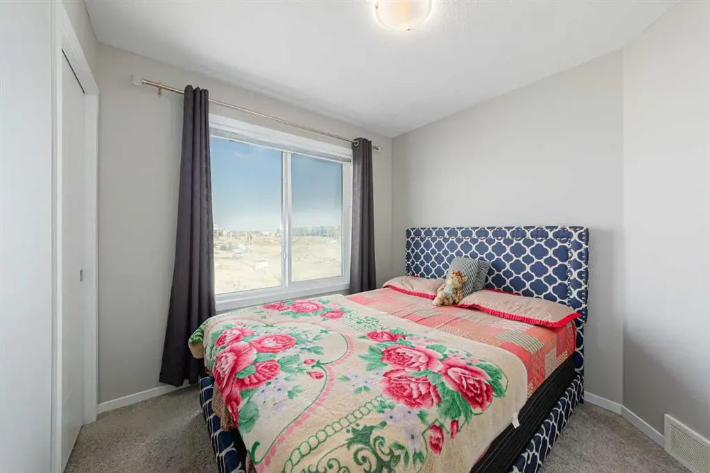 515 Redstone Walk NE, #202