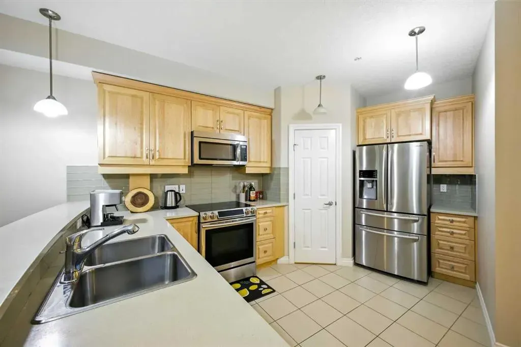 14 Hemlock Crescent SW, #8103