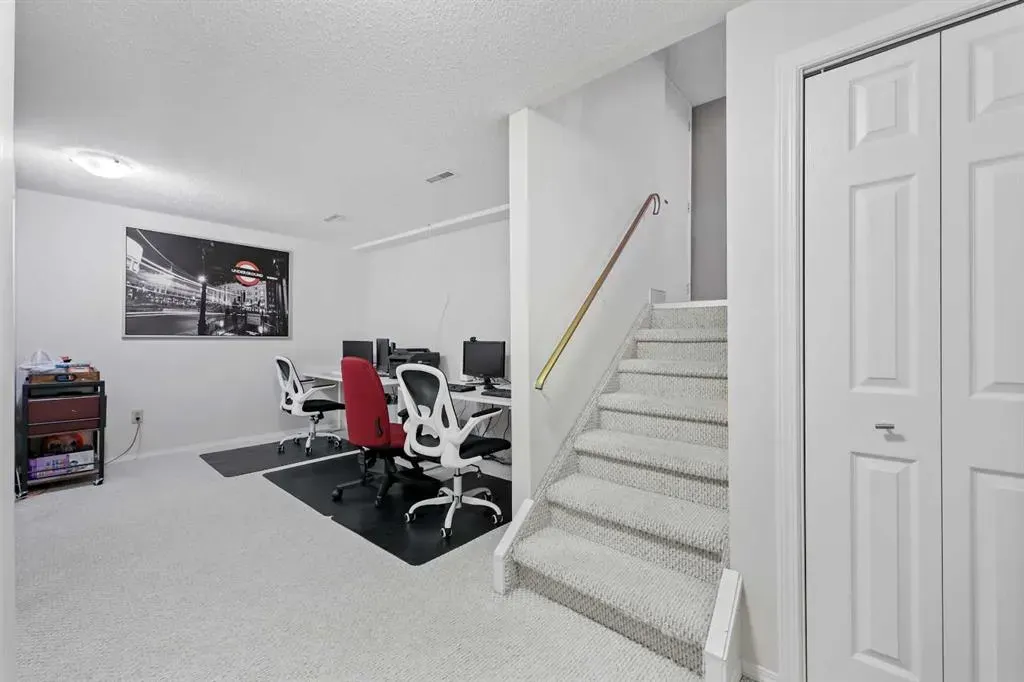 5400 Dalhousie Drive NW, #76