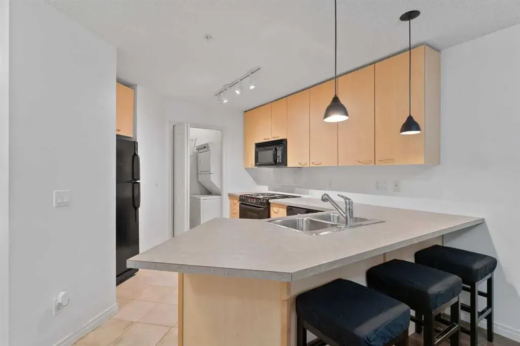 22 Richard Place SW, #143