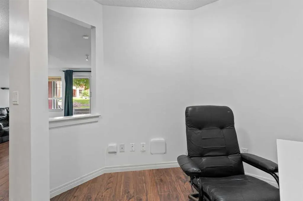 22 Richard Place SW, #143
