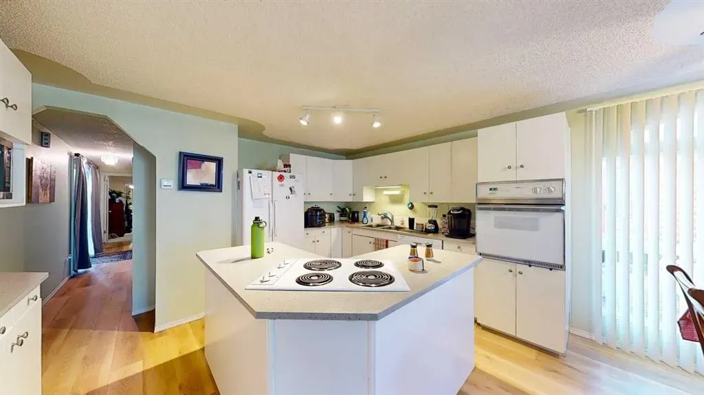 25 De Havilland Boulevard SW