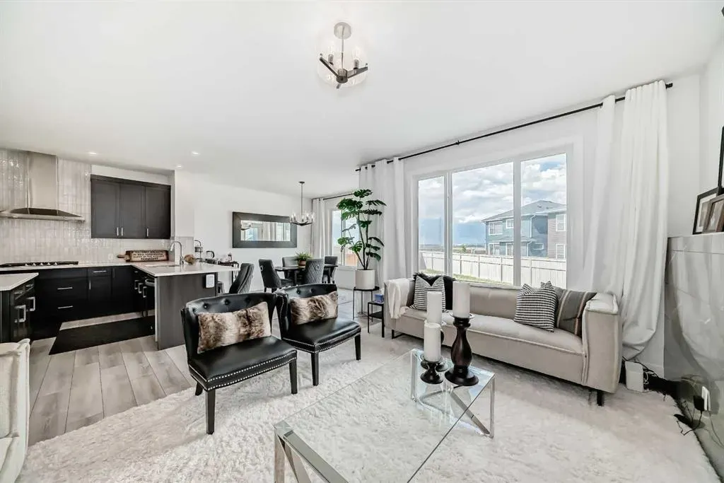 171 Red Sky Crescent NE