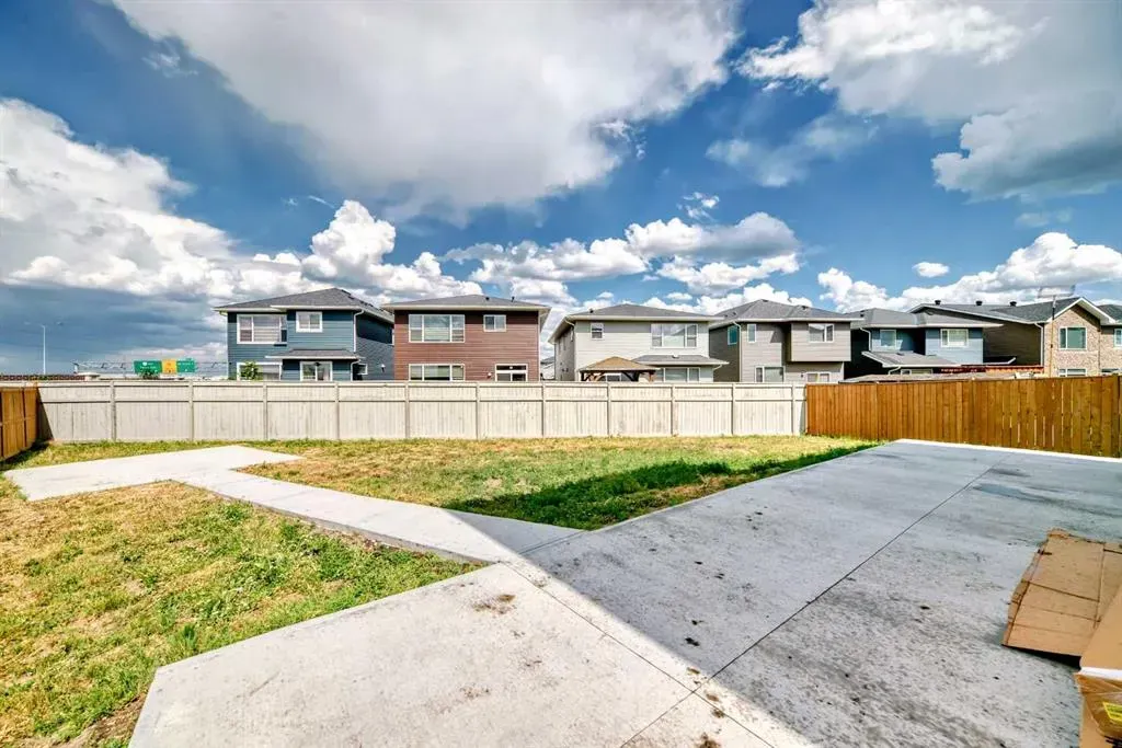 171 Red Sky Crescent NE