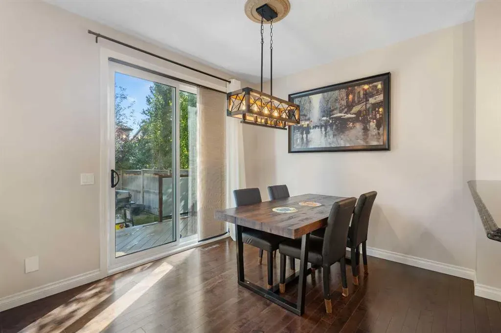 36 Aspen Hills Close SW