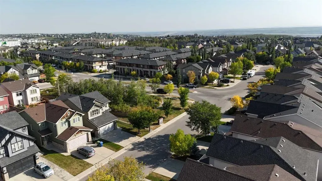 36 Aspen Hills Close SW