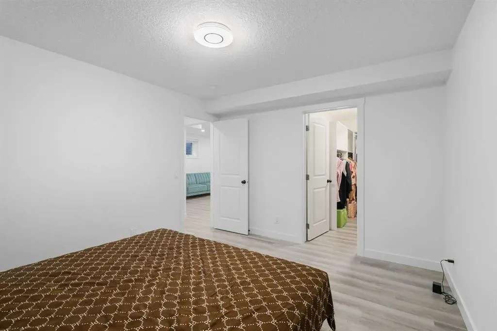 36 Aspen Hills Close SW