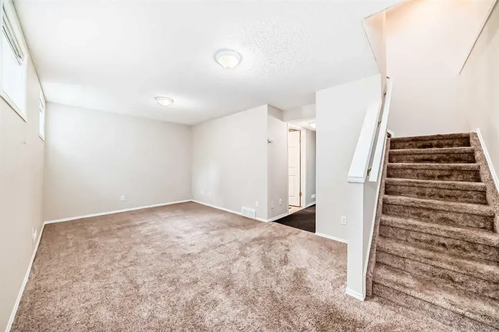 84 Inverness Square SE