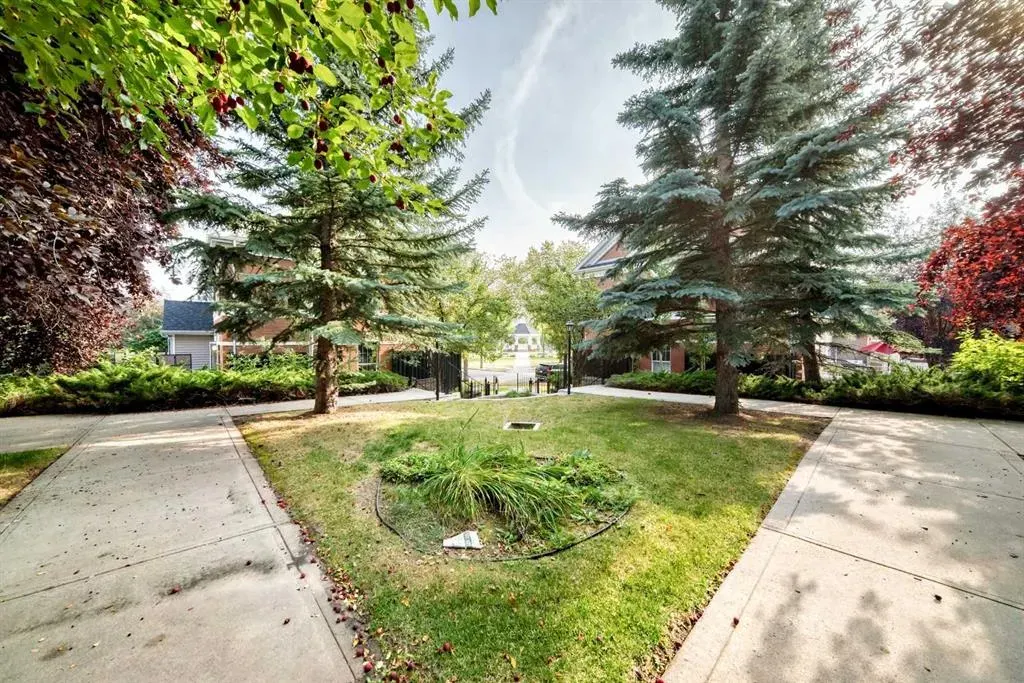 84 Inverness Square SE