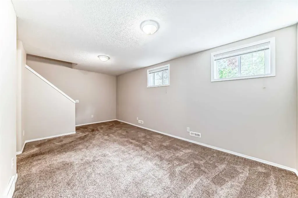 84 Inverness Square SE