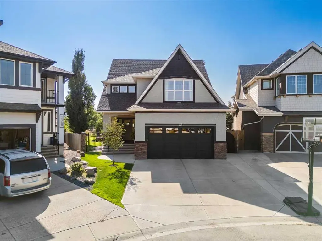 228 Mahogany Bay SE