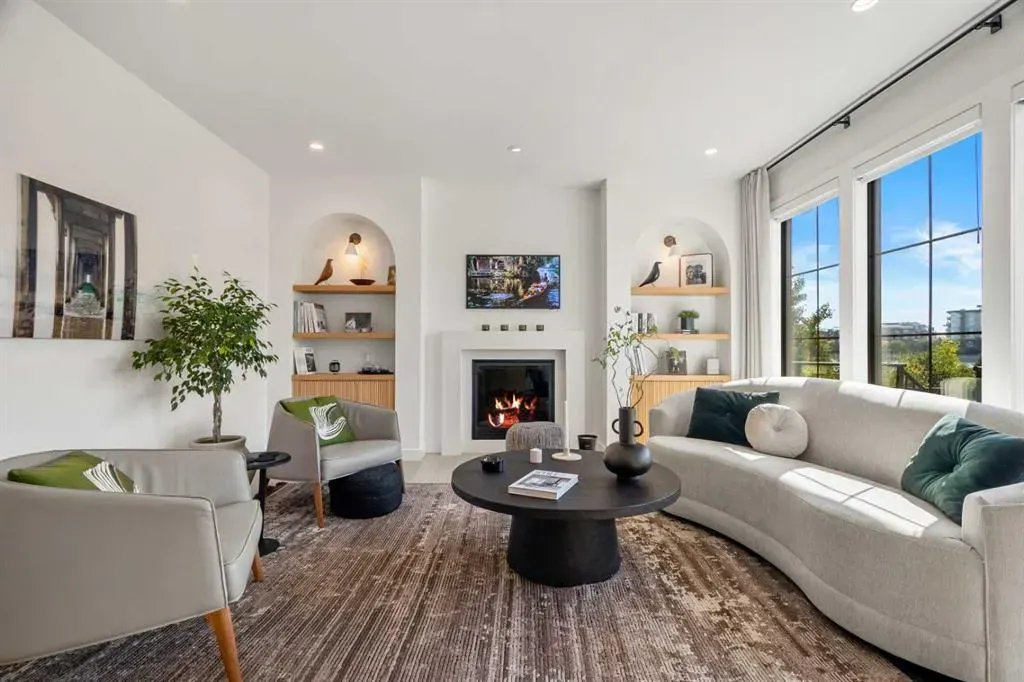 228 Mahogany Bay SE