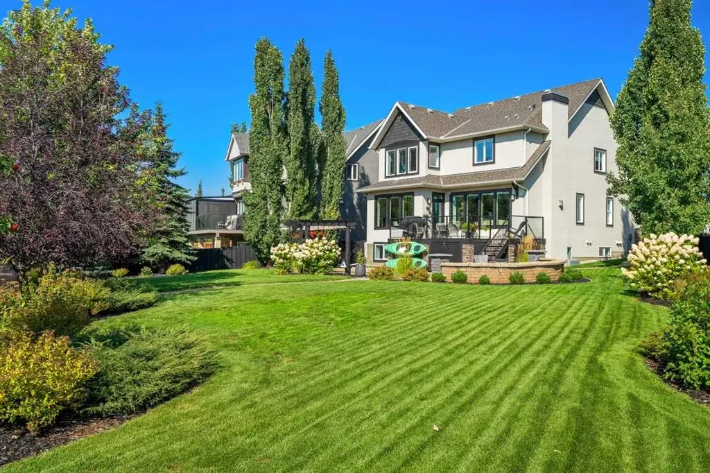 228 Mahogany Bay SE