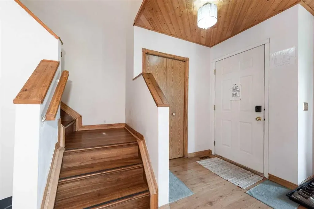148 Martin Crossing Crescent NE