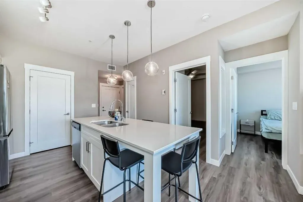 40 Walgrove Walk SE, #207