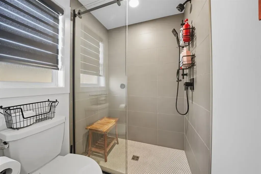 42 Longmire Close