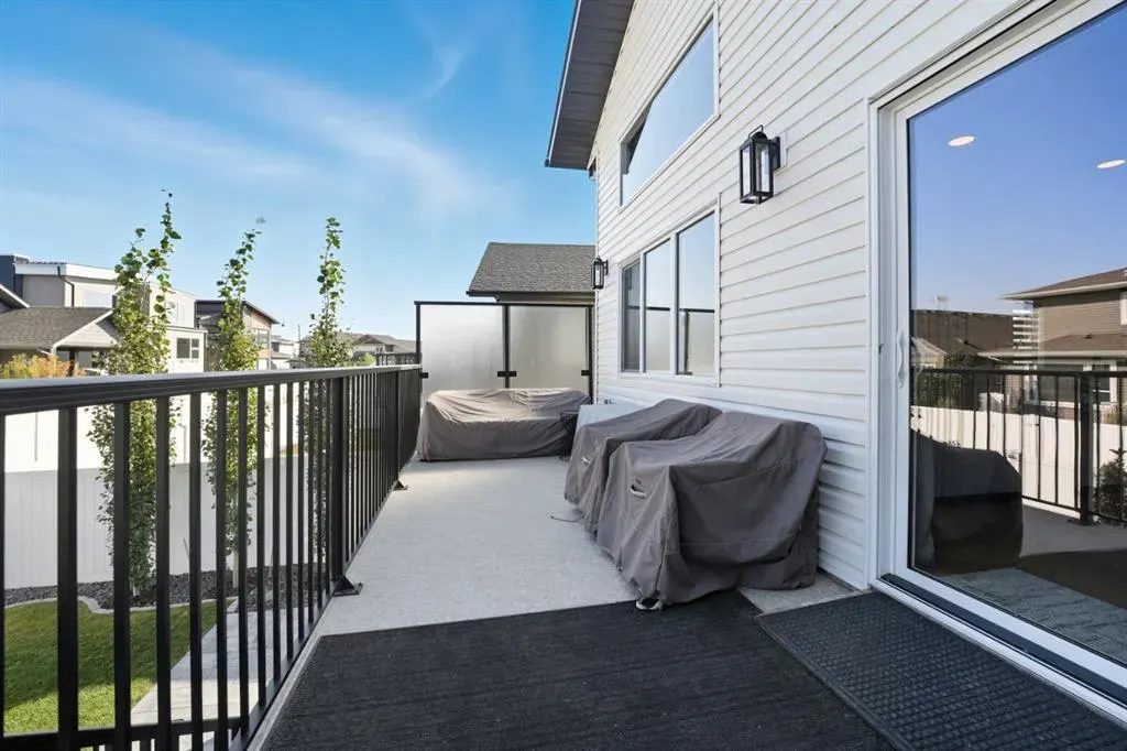 42 Longmire Close