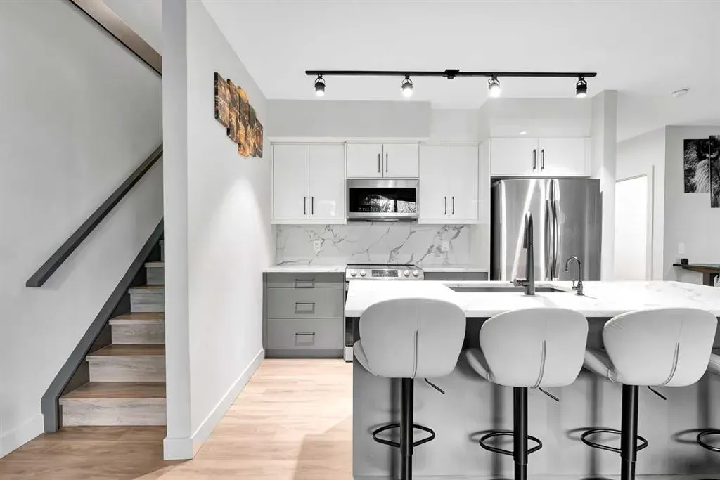 328 21 Avenue SW, #109