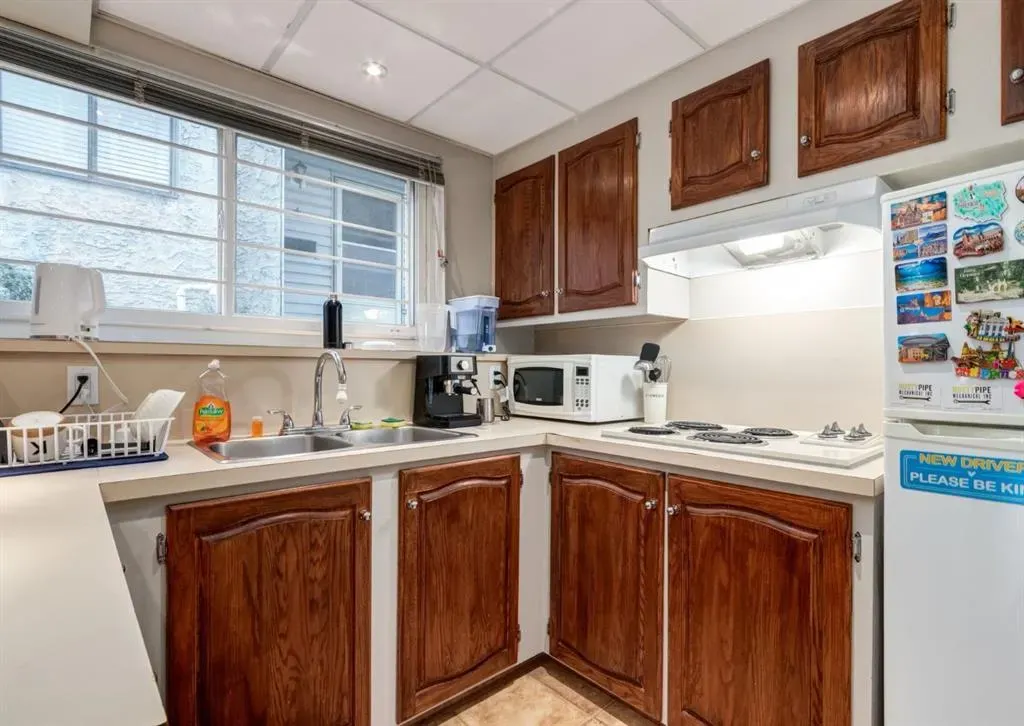 123 13 Avenue NE, #3