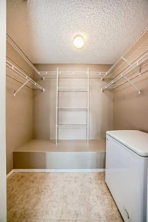 8 Bridlecrest Drive SW, #2238