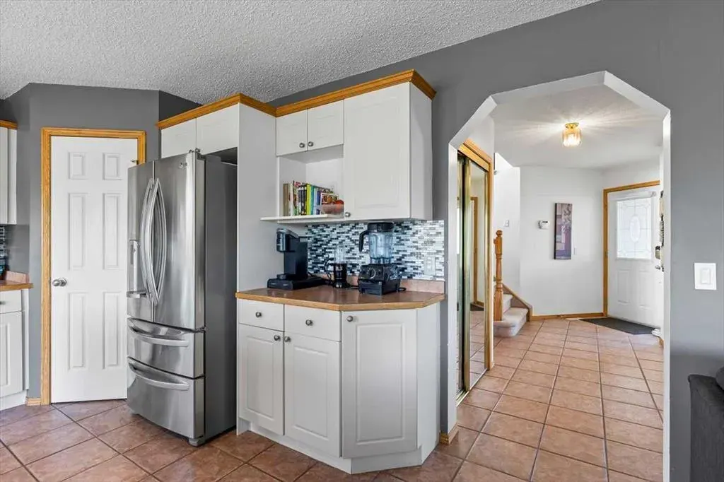 10 Douglas Glen Crescent SE