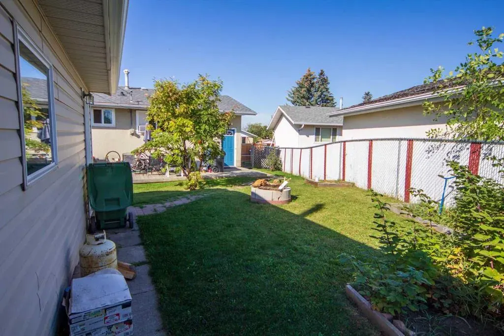 1251 Penedo Crescent SE