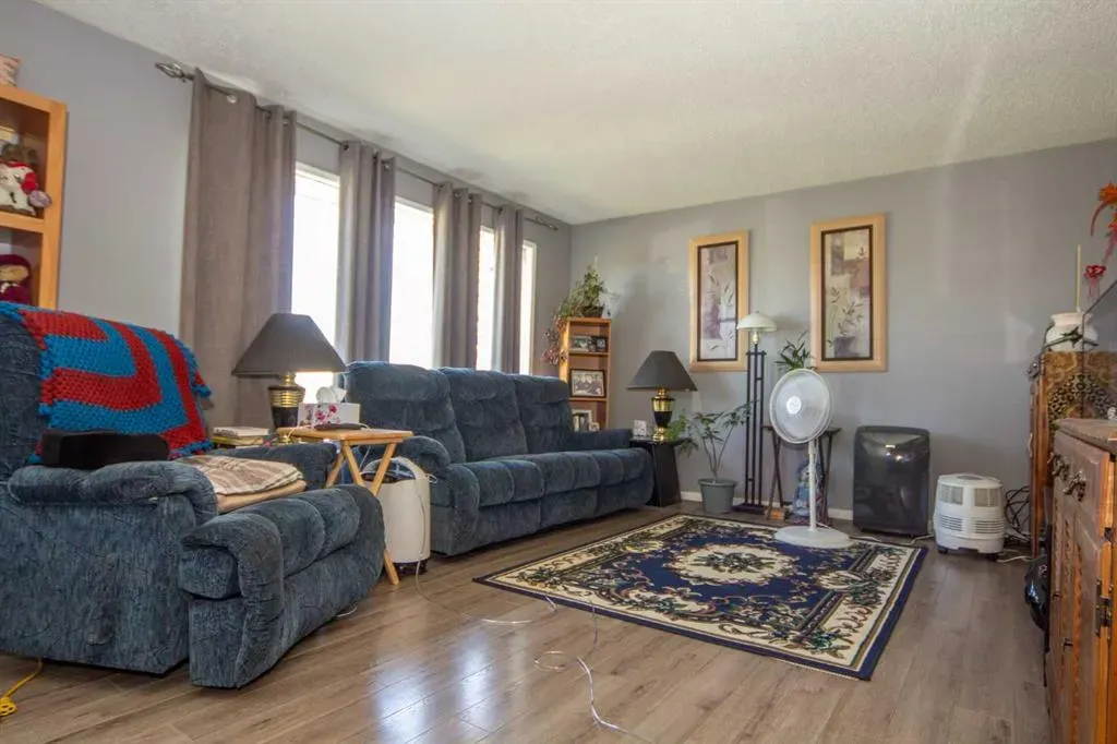 1251 Penedo Crescent SE
