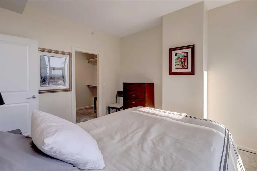 211 13 Avenue SE, #1802