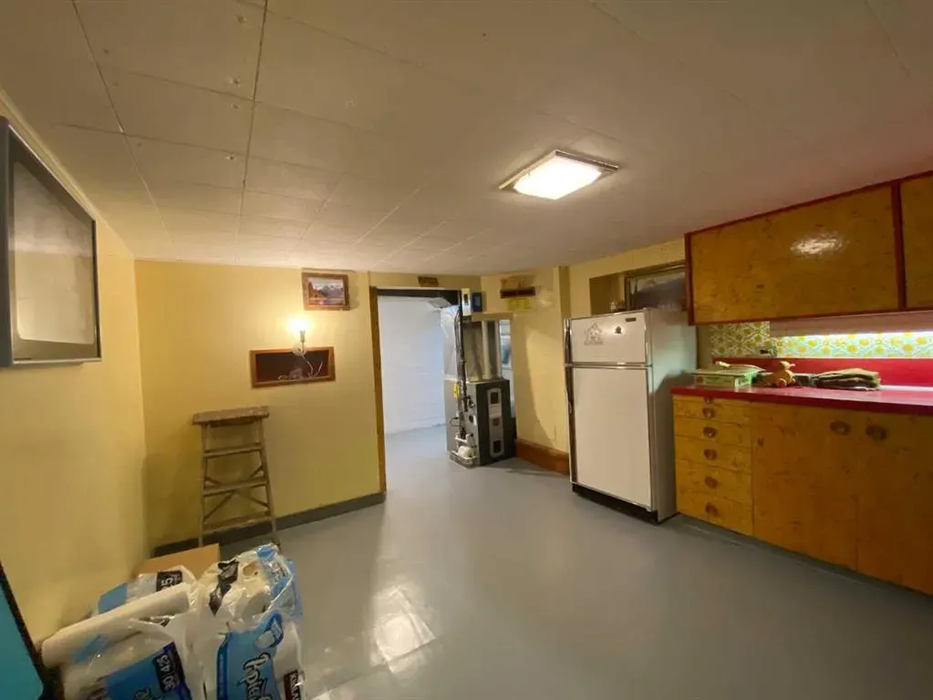 13014 18 Avenue