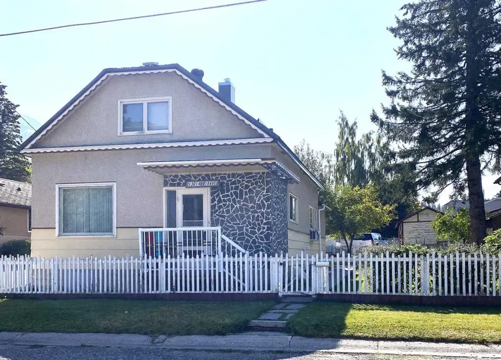 13014 18 Avenue