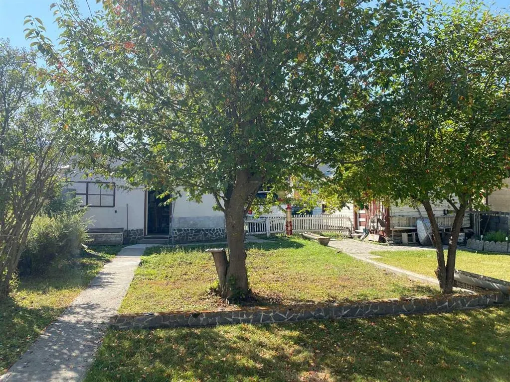 13014 18 Avenue