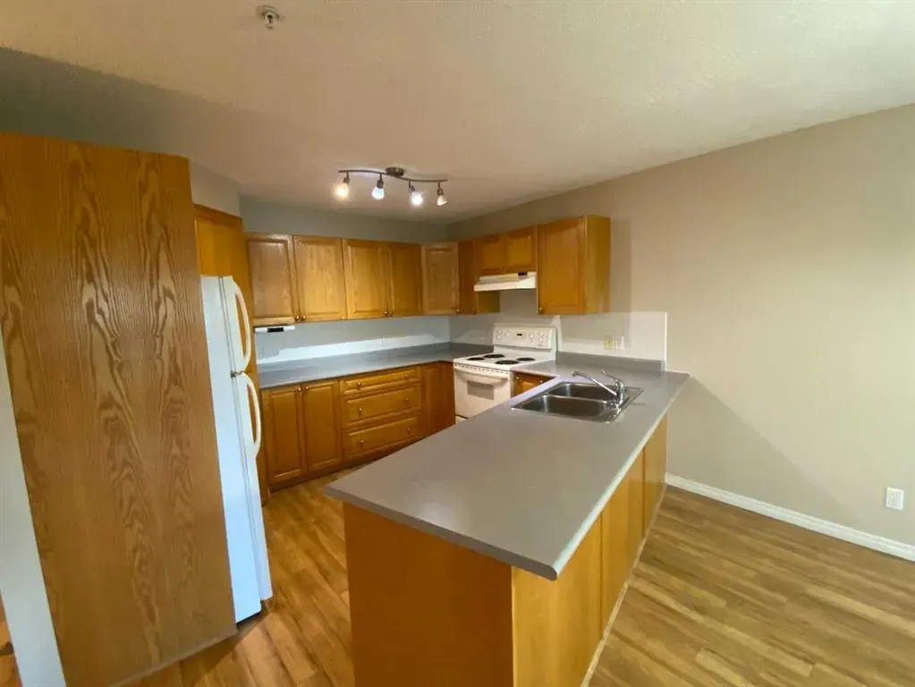 680 Cassils Road W, #103
