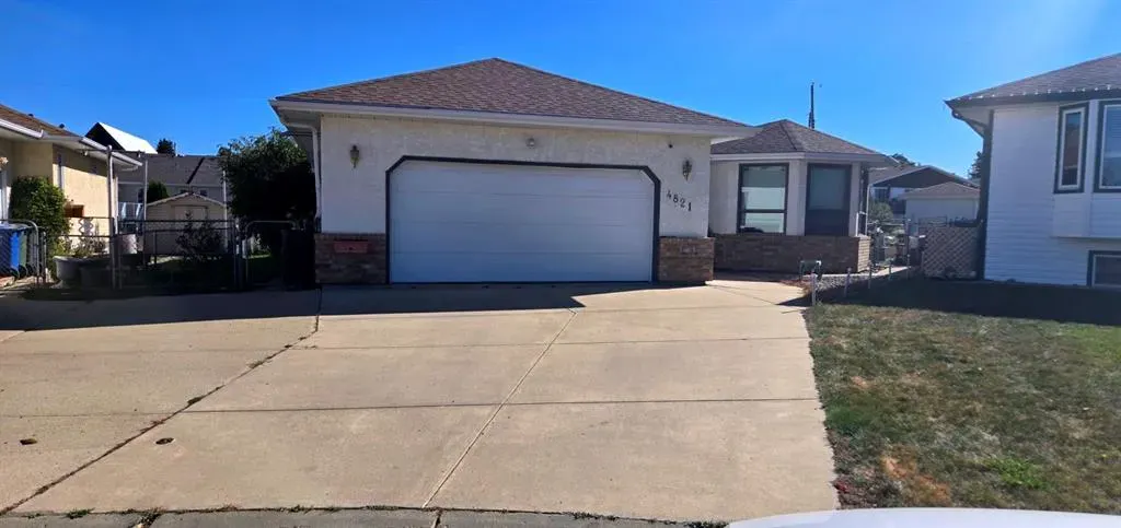 4821 47 Street Close