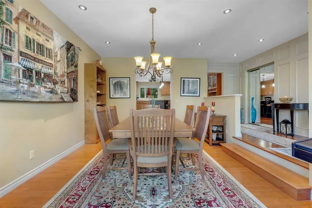 395 Silvergrove Drive NW