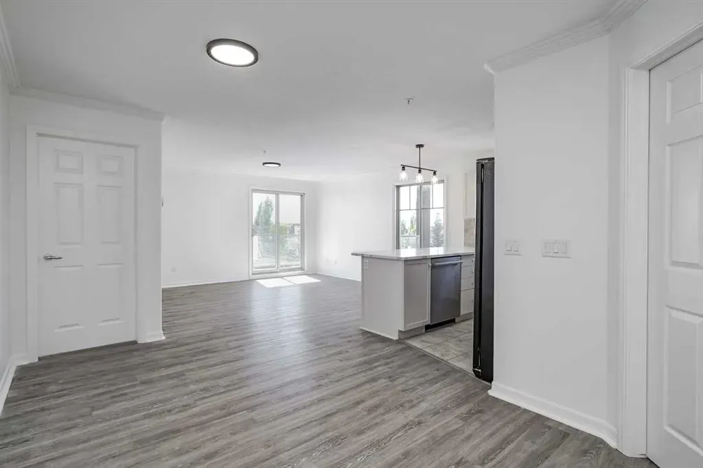92 Crystal Shores Road, #1304
