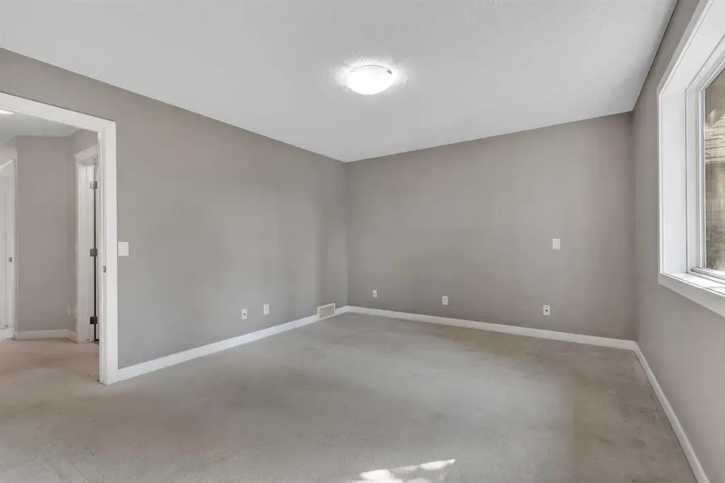 15 New Brighton Close SE