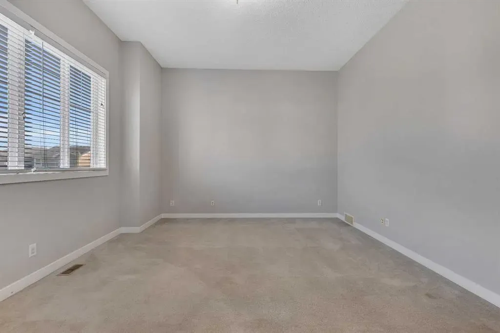 15 New Brighton Close SE