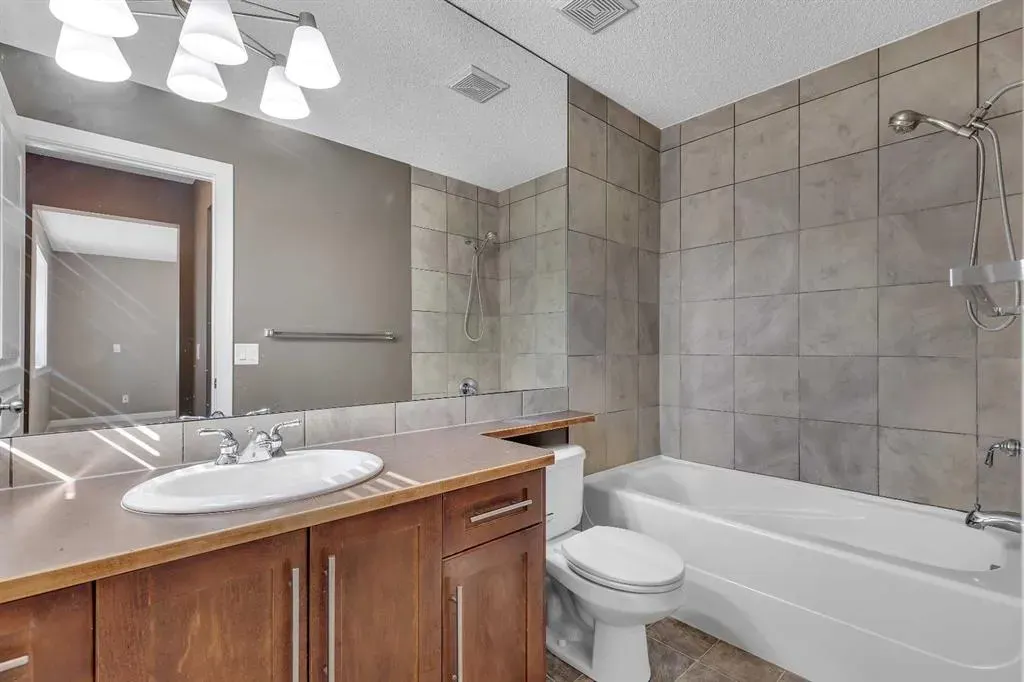 15 New Brighton Close SE