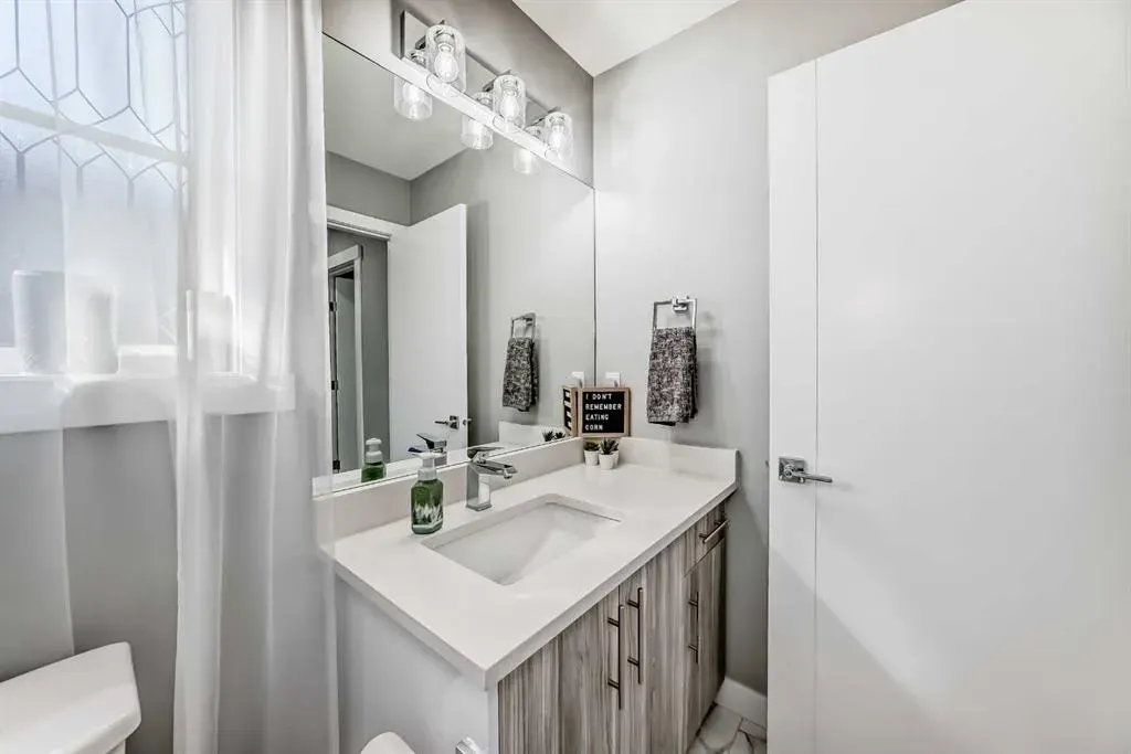 95 Skyview Close NE, #202