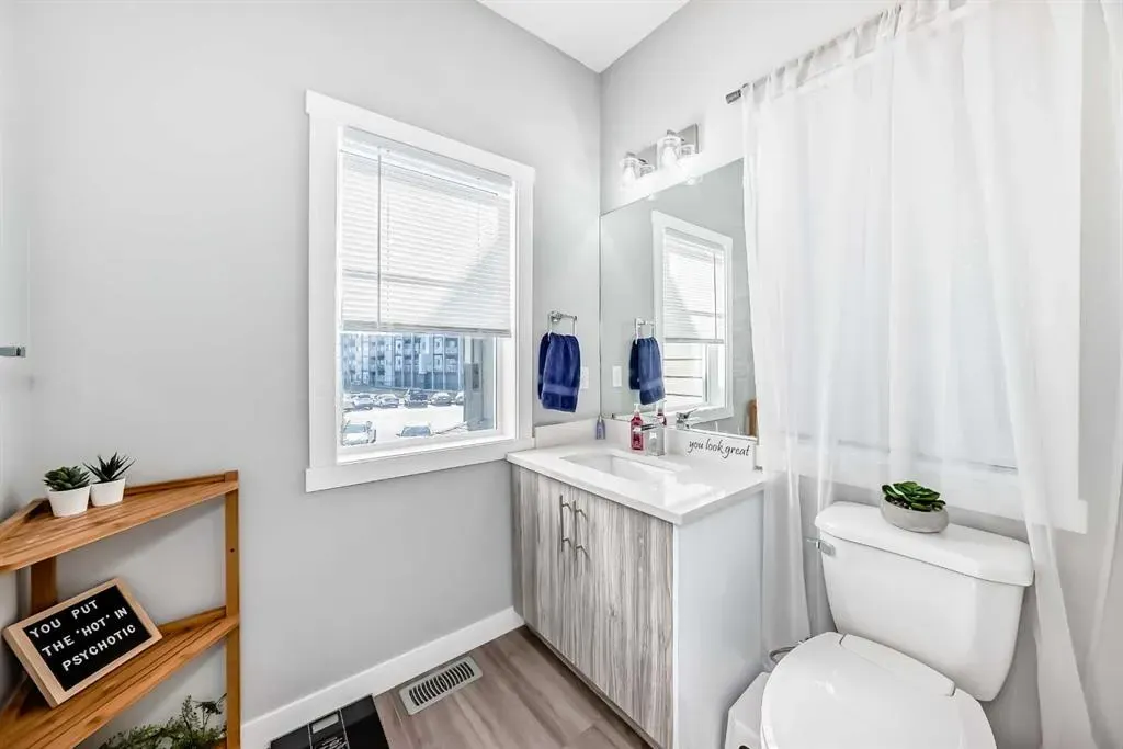 95 Skyview Close NE, #202