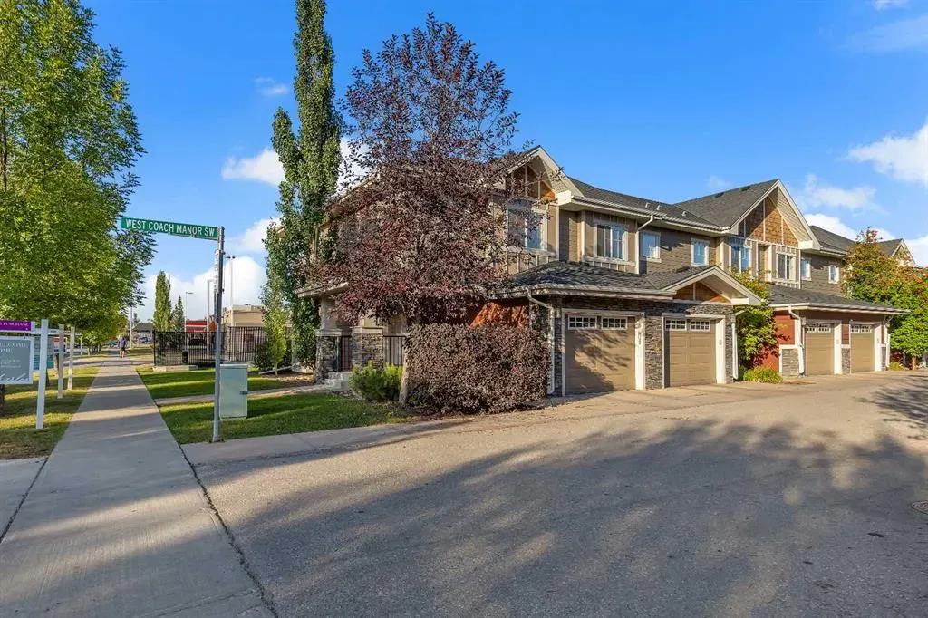 7 West Coach Manor SW