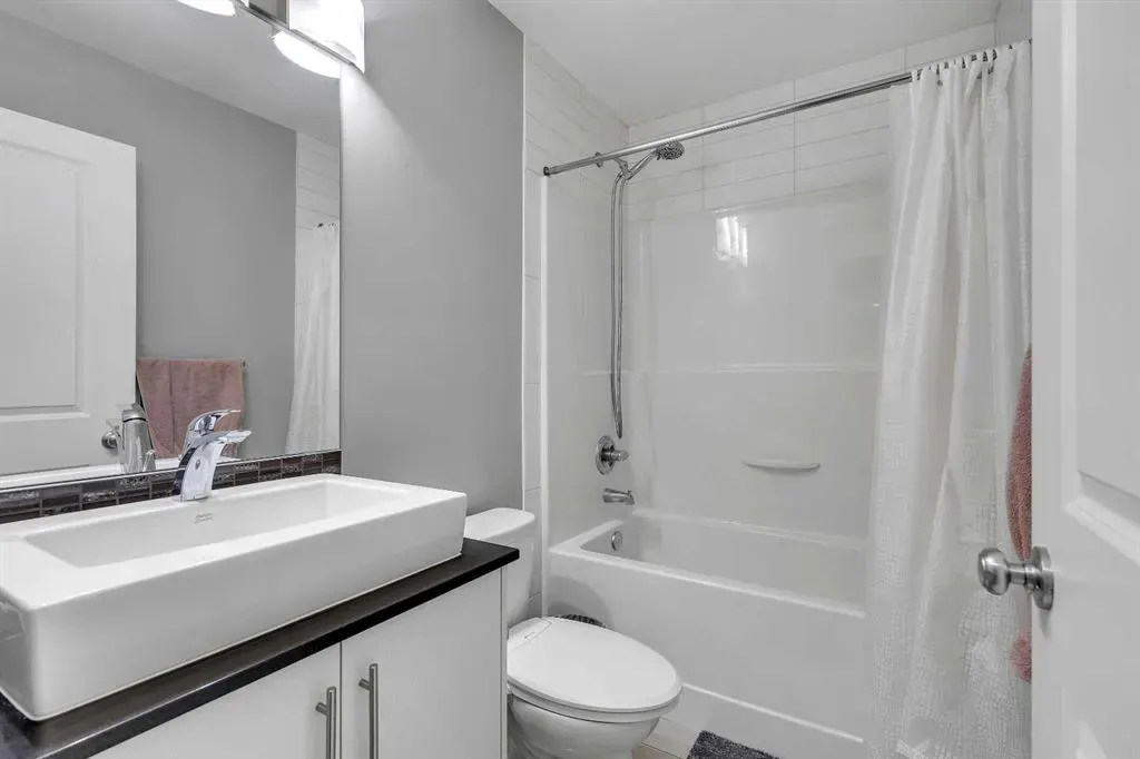 7 West Coach Manor SW