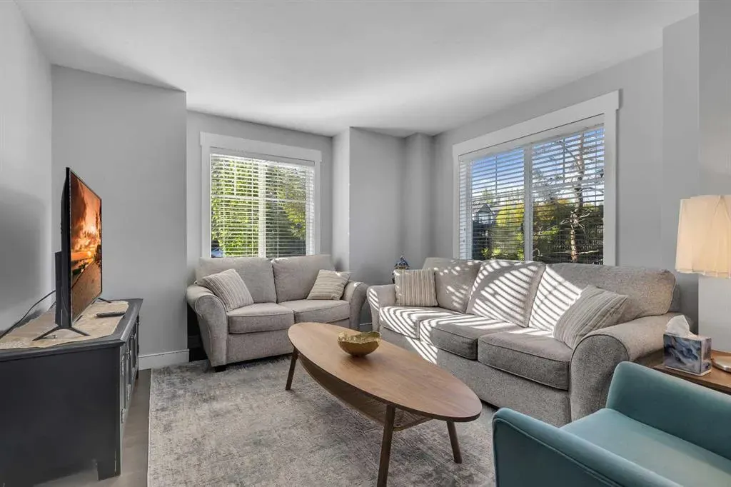 7 West Coach Manor SW