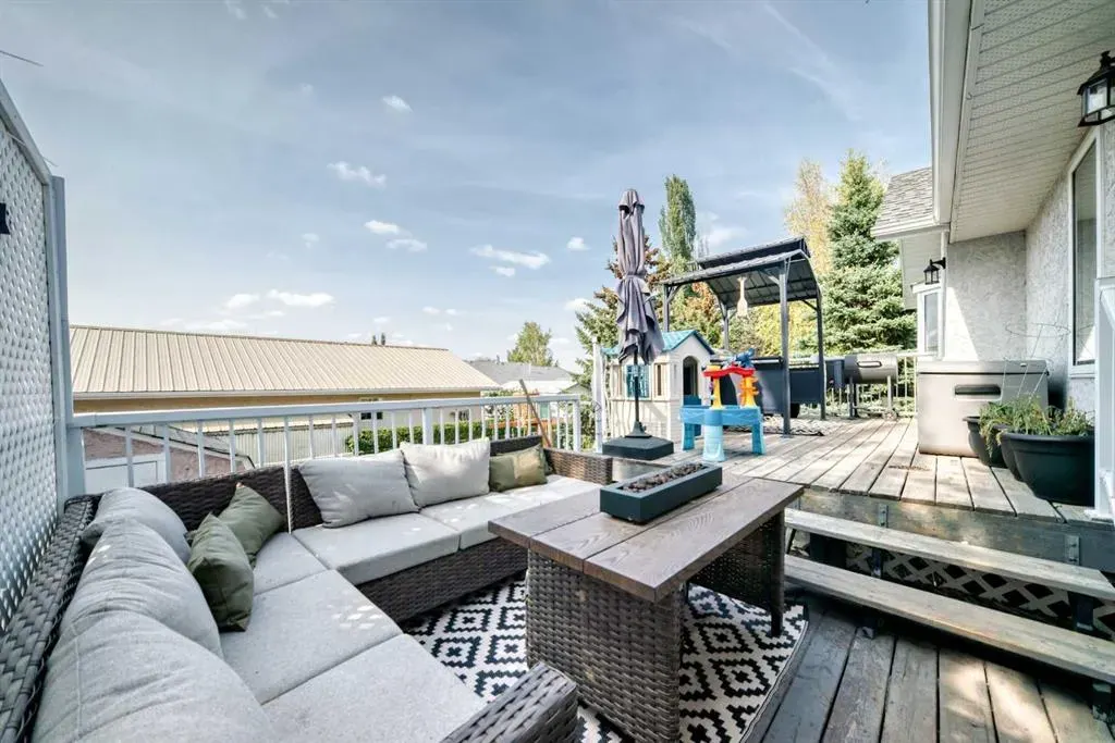 6216 Douglas Place