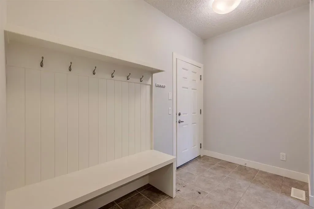 427 Canals Boulevard SW