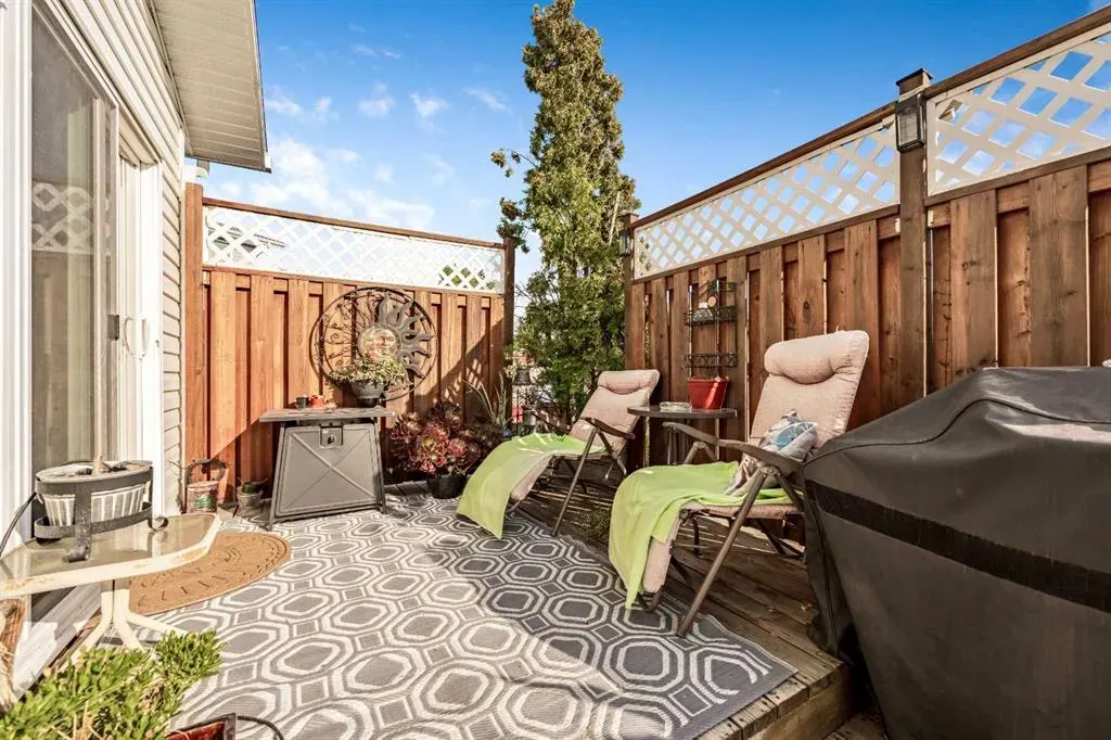 232 Whitlock Place NE