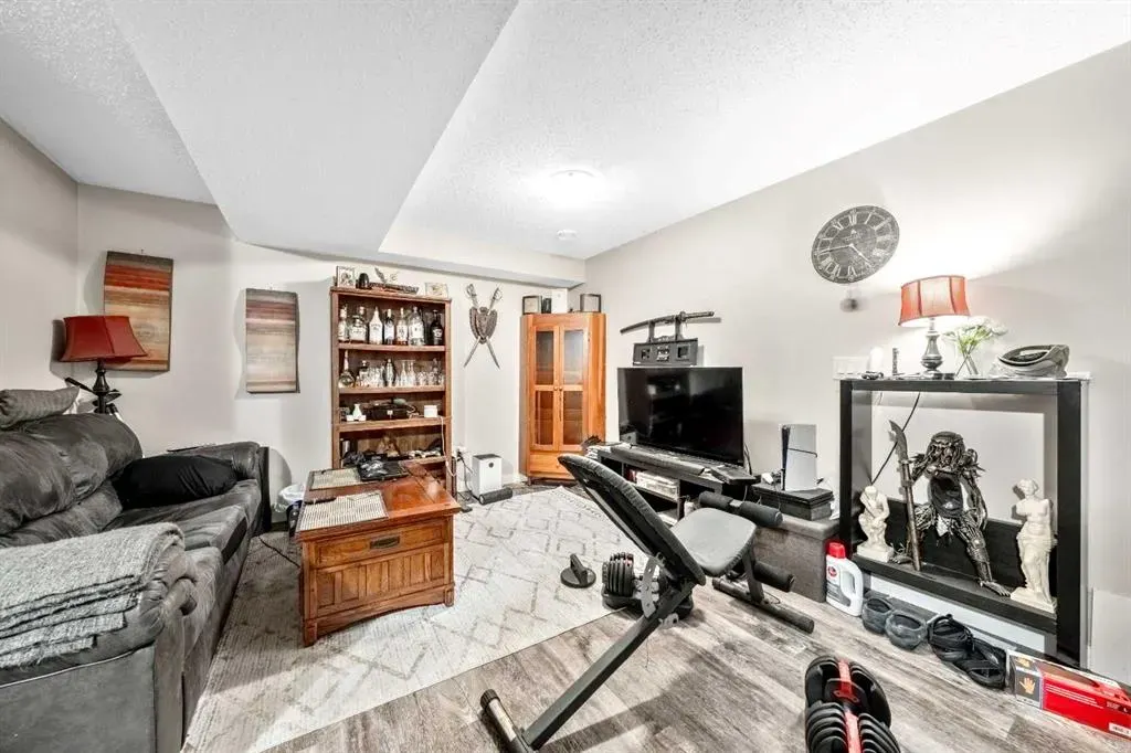 232 Whitlock Place NE