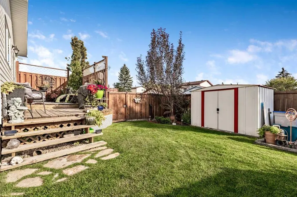 232 Whitlock Place NE